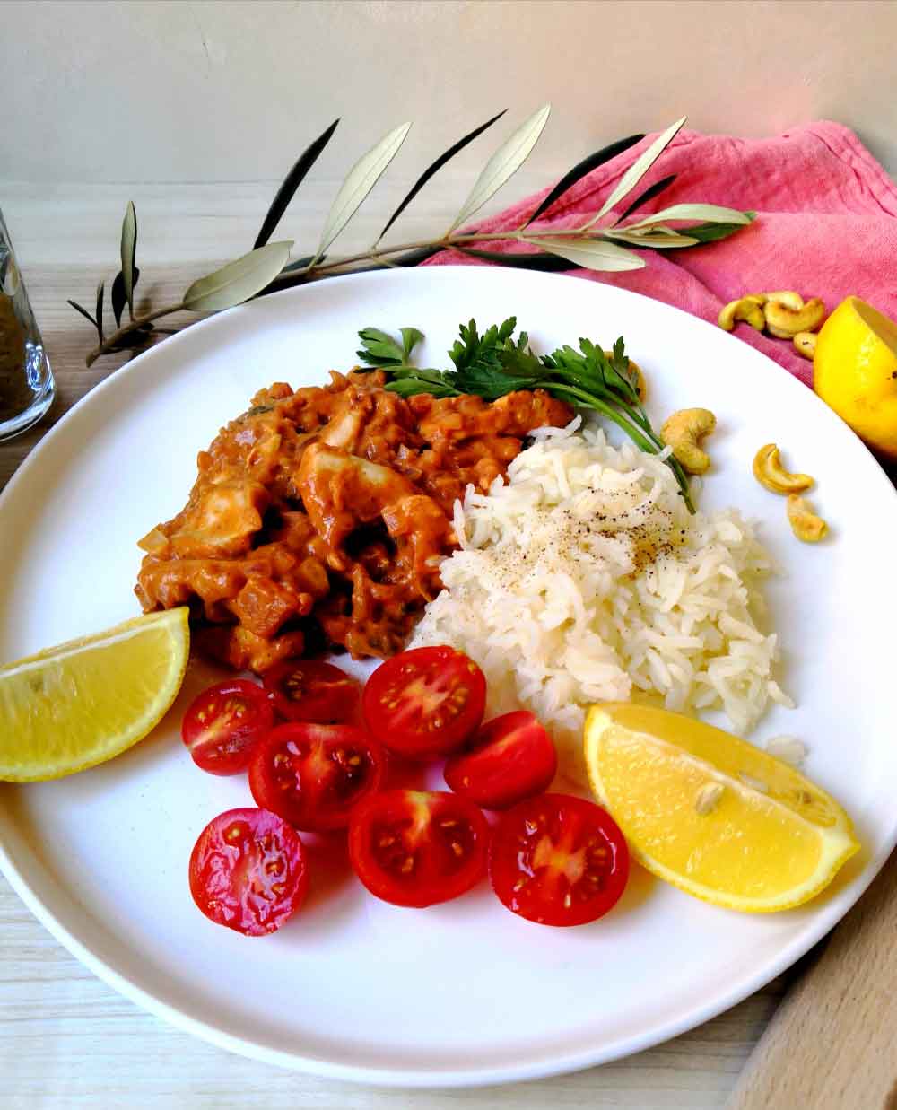 Poulet au Beurre de Cacahuètes : Une Recette Sucrée-Salée Délicieuse et Facile