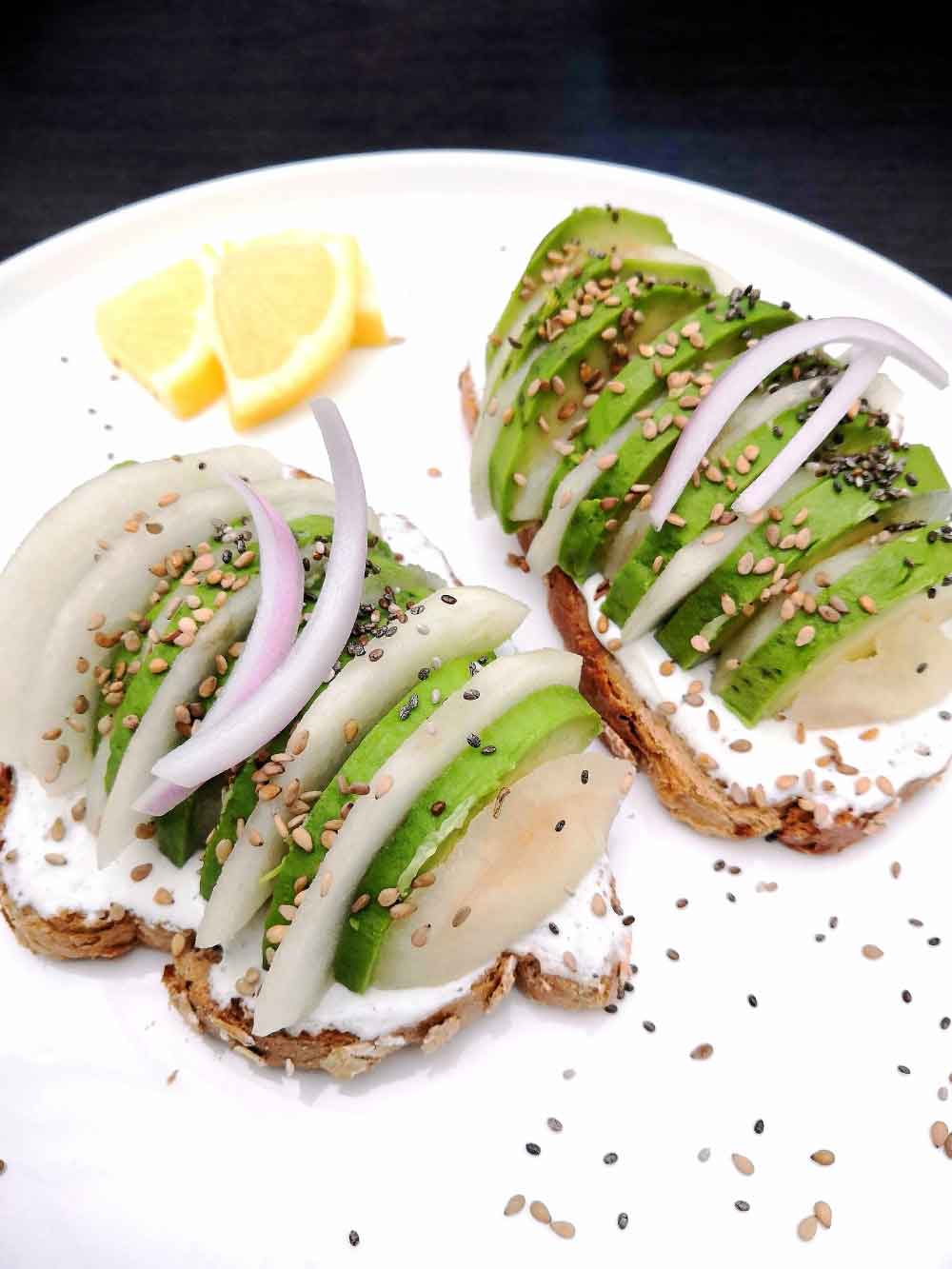 Tartine Avocat – Poire