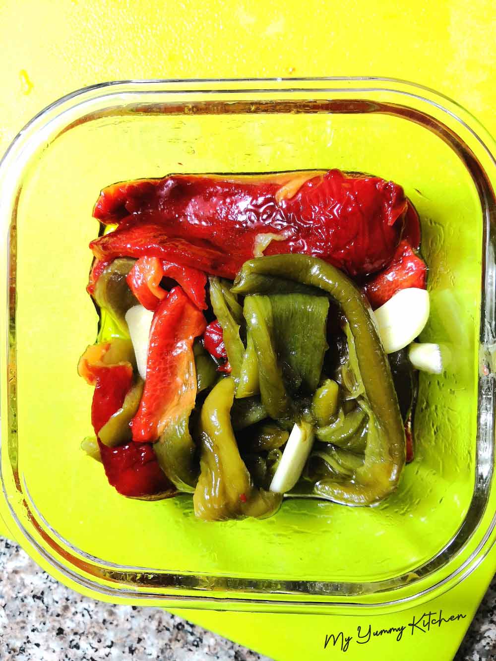 Poivrons Grillés Marinés à l&rsquo;Ail et à l&rsquo;Huile d&rsquo;olive
