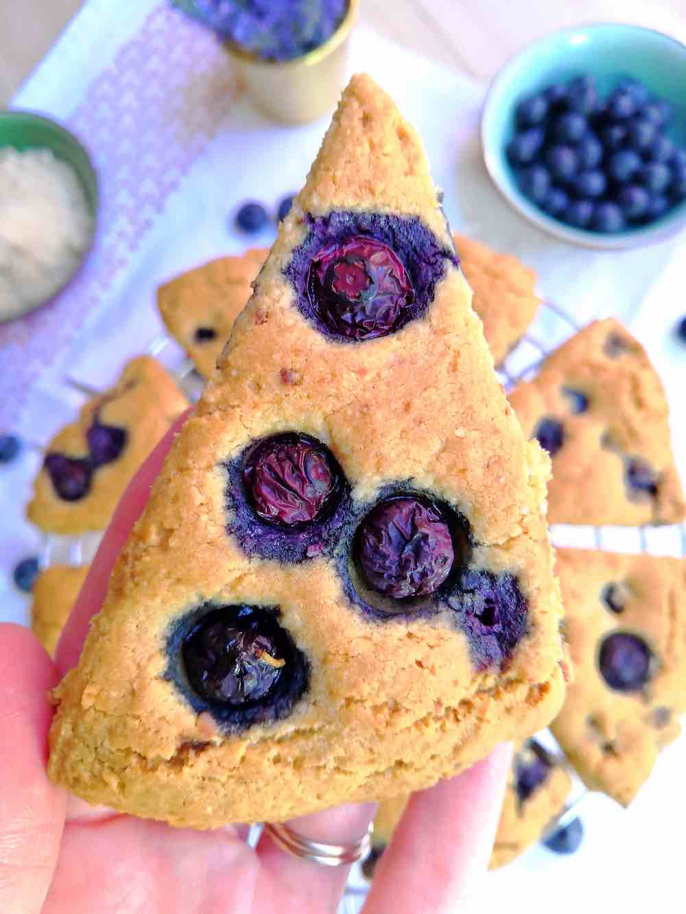 Scones cétogènes aux Myrtilles ( recette keto Low Carb Sans Sucre )